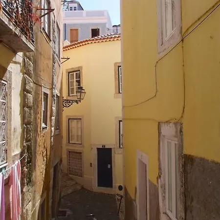 Cosy Flat In Historic Downtown Lizbona